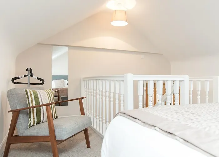 Giant Serviced Apartments Cliftonville House