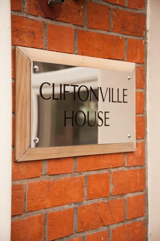 Giant Serviced Cliftonville House Apartment Belfast