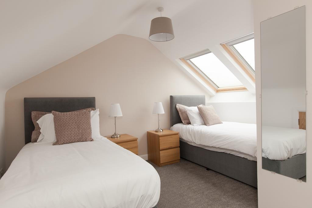 Giant Serviced Cliftonville House Apartment